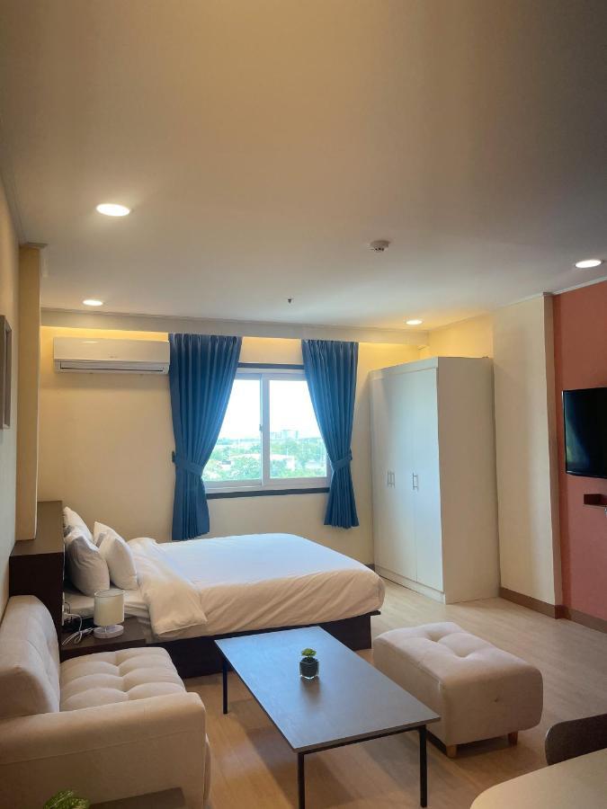 On Hotel Friendship Angeles Εξωτερικό φωτογραφία