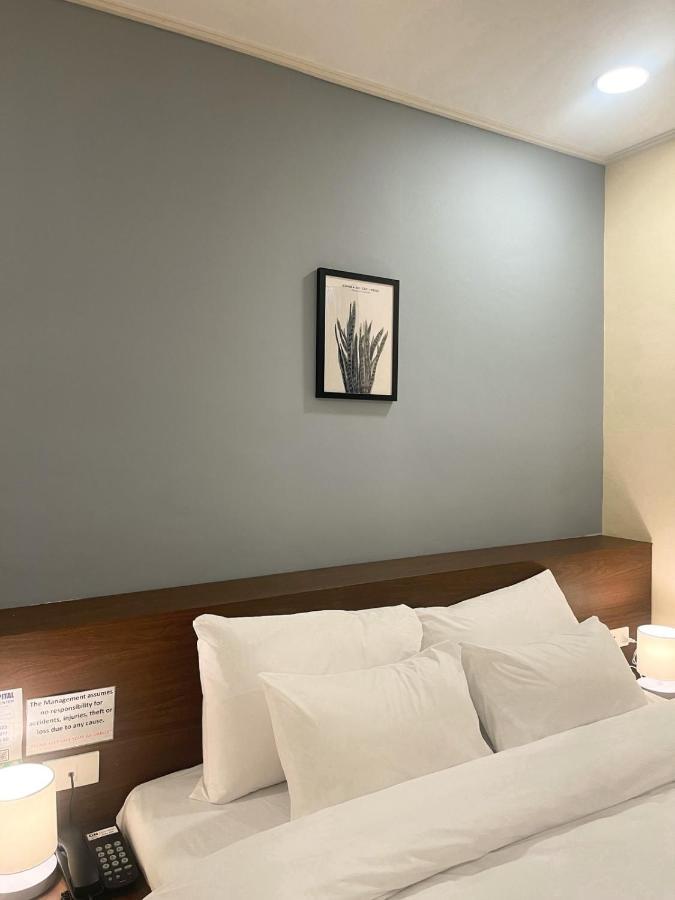 On Hotel Friendship Angeles Εξωτερικό φωτογραφία